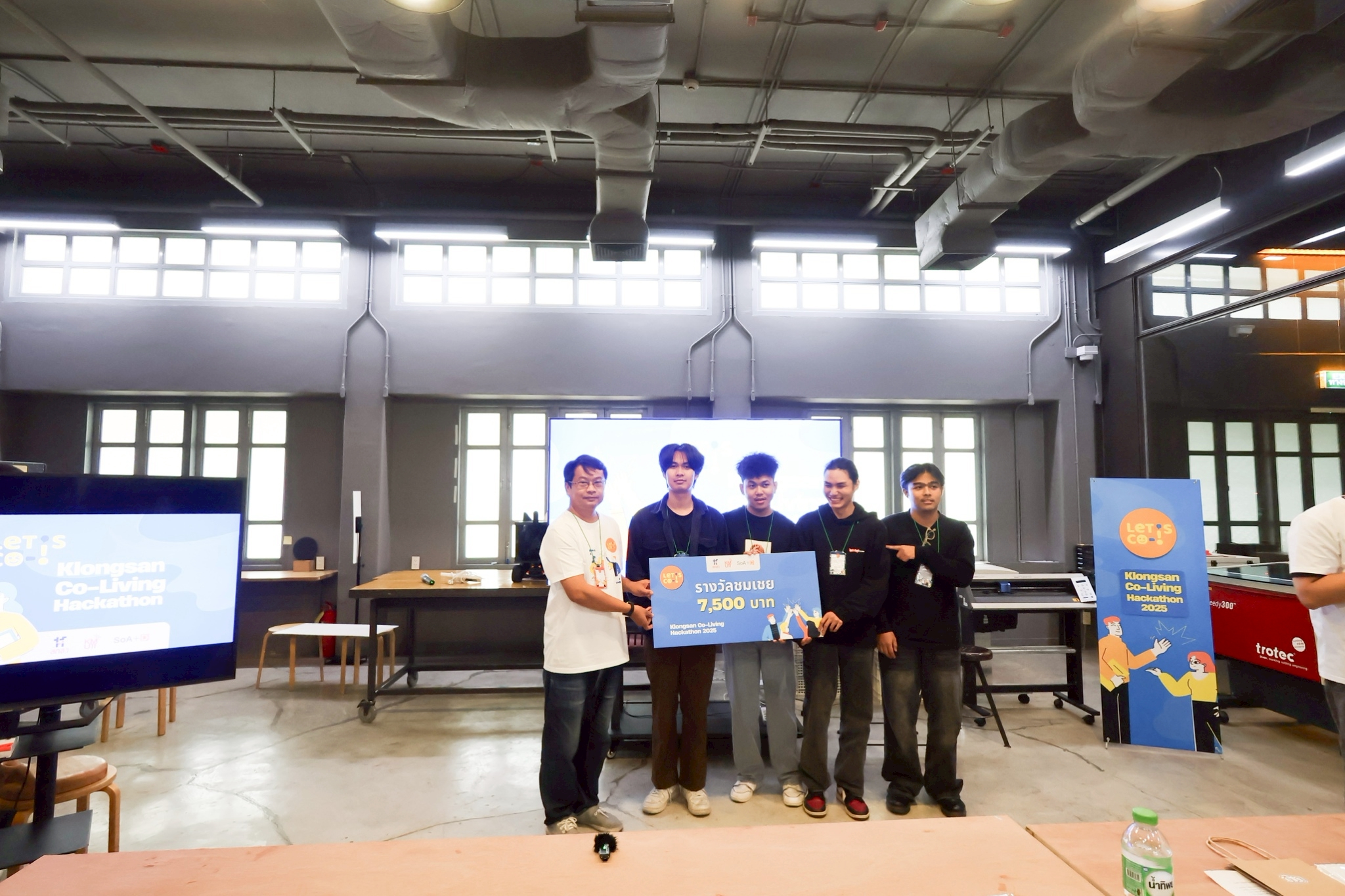 LINE_ALBUM_Co-living Hackathon_251018_7
