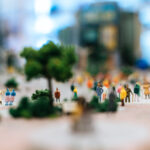 Small people or small people walk on many streets. Selective focus